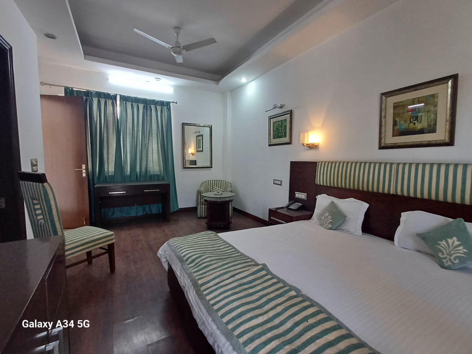 Double Sharing Room Sushant Lok